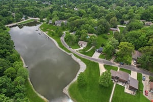 527 W Lake Dr-2005-064.jpg