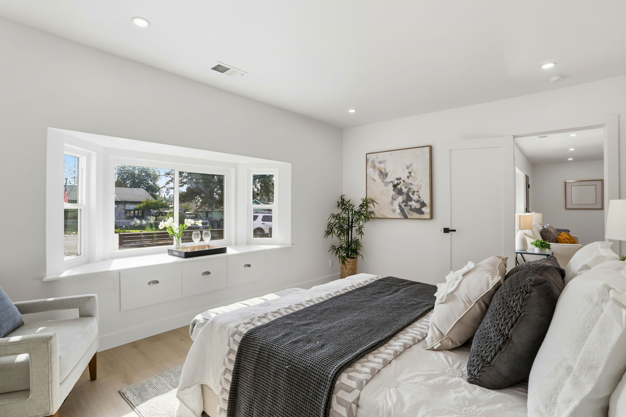 018_F8_5271 Summit Ave