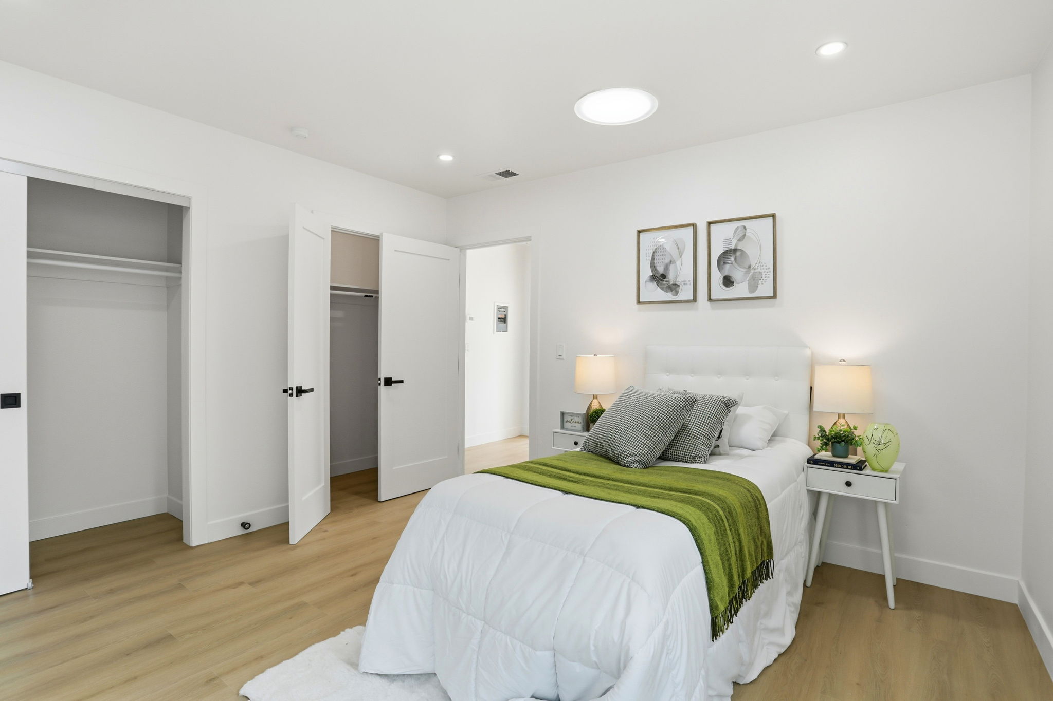 023_F8_5271 Summit Ave