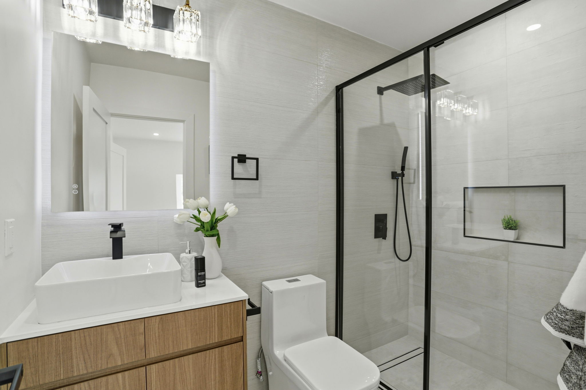 030_F8_5271 Summit Ave