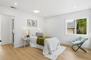 022_F8_5271 Summit Ave