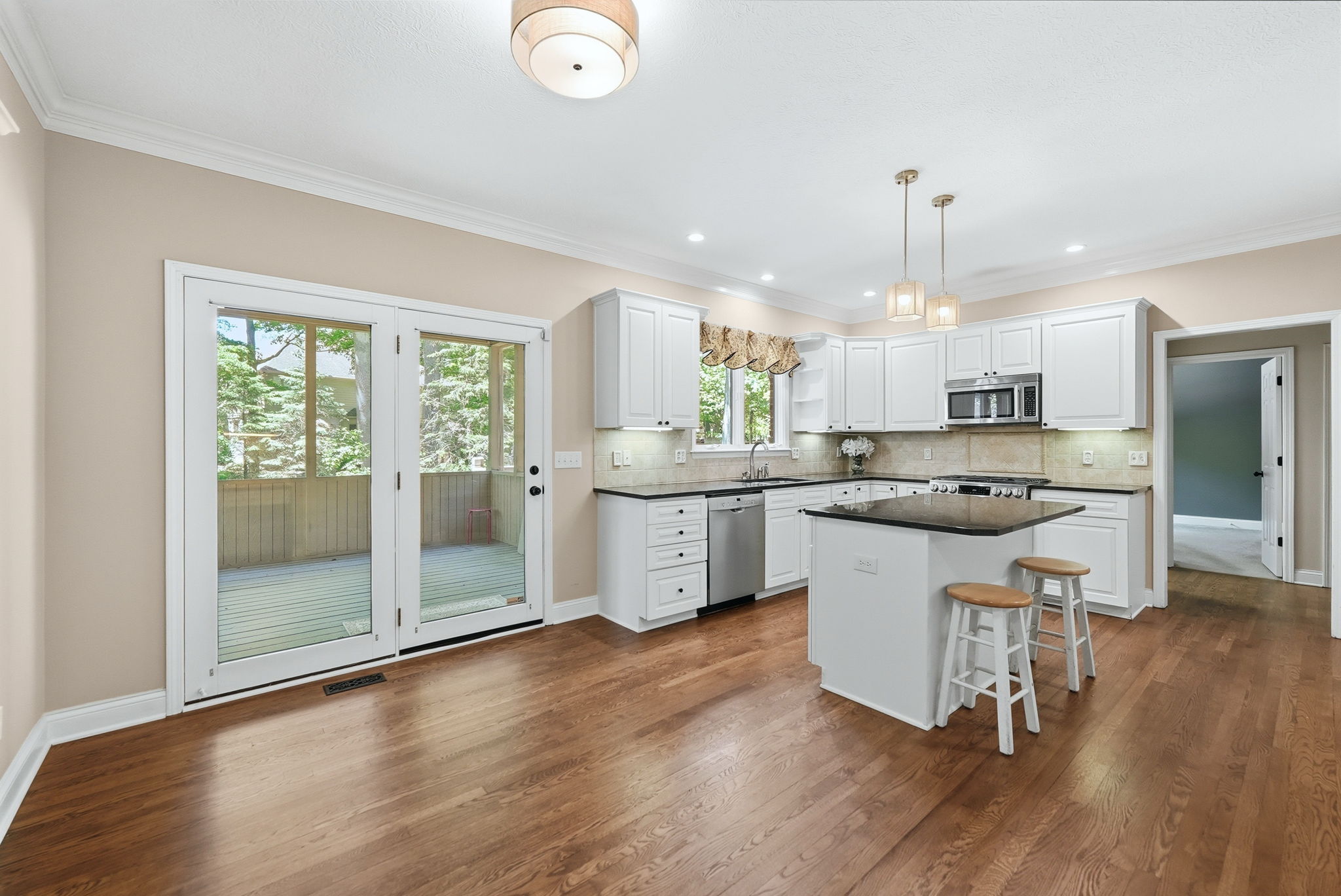  Photo 28
