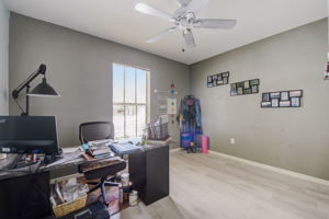 E Martin Luther King Jr Dr-019