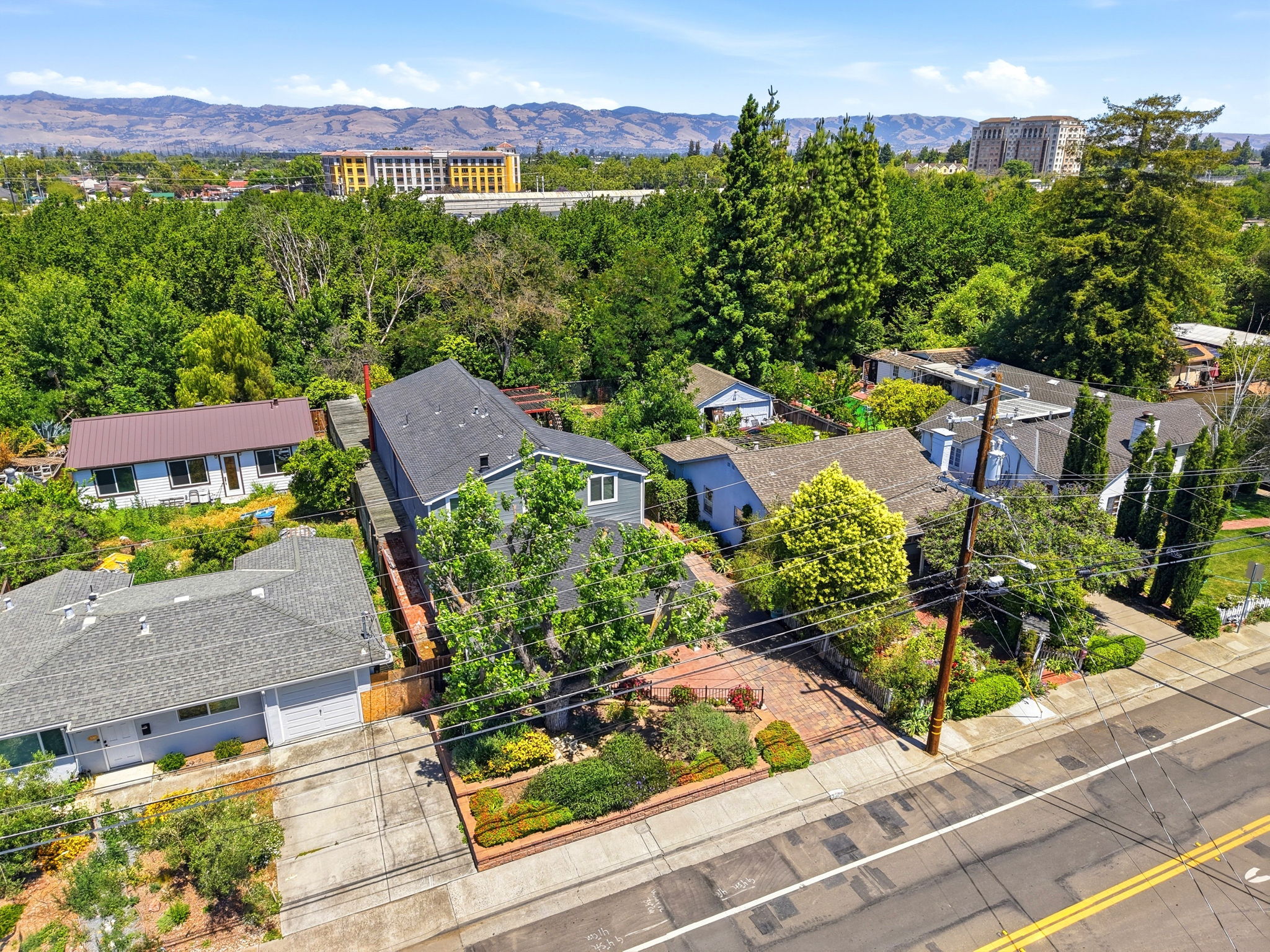 002_F8_AERIAL_528 Minnesota Ave