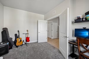 S 950-S0405-014.jpg