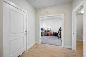 S 950-S0405-015.jpg
