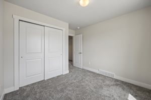 S 950-S0405-020.jpg