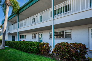 Front Exterior4