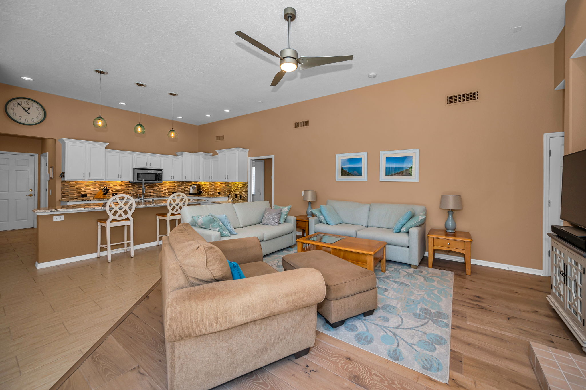 Family Room4
