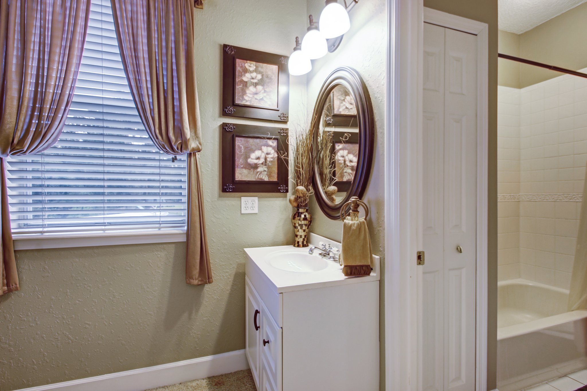 Jack and Jill Bathroom/Closet