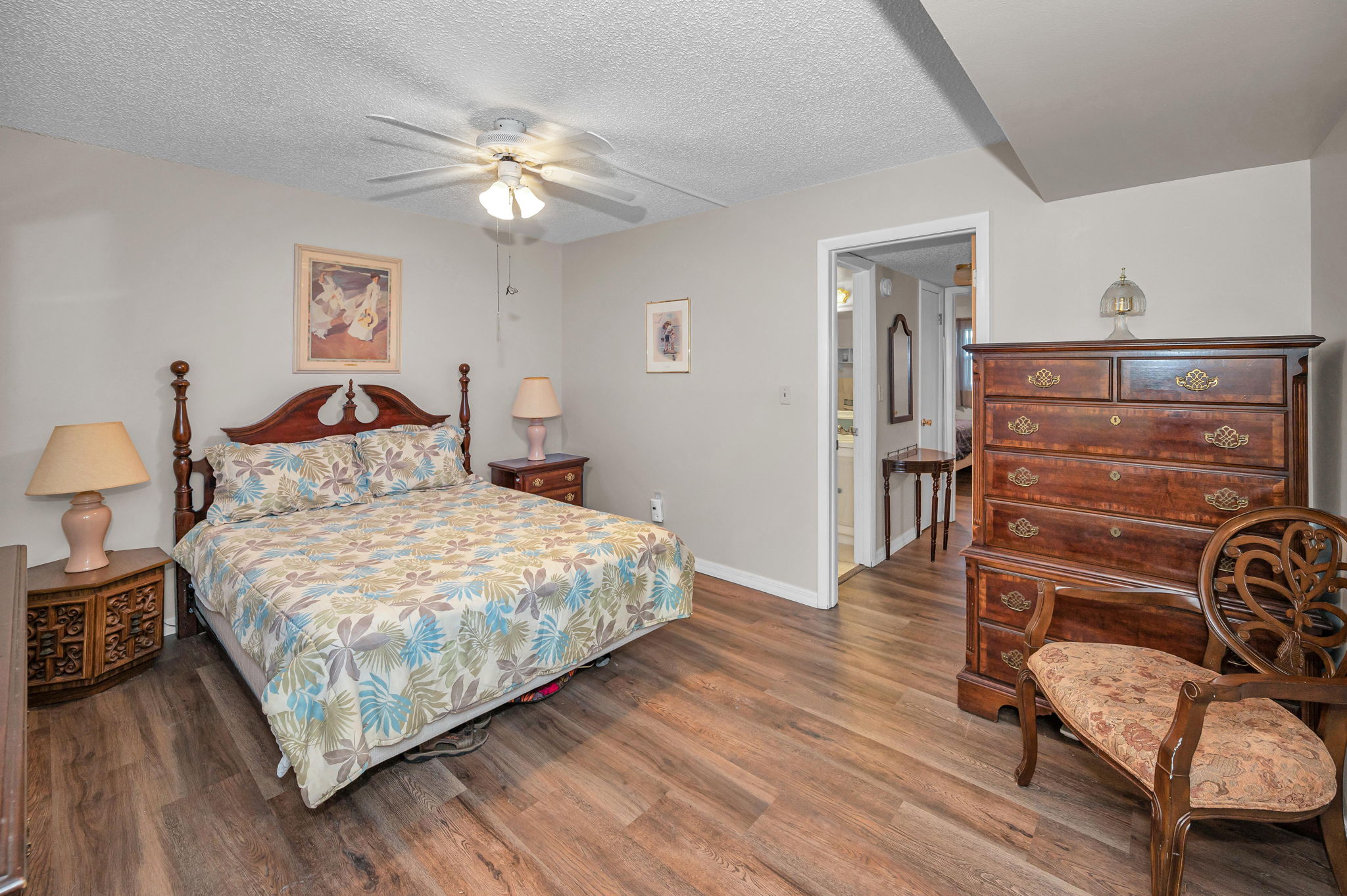 Primary Bedroom1a