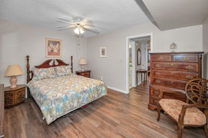 Primary Bedroom1a