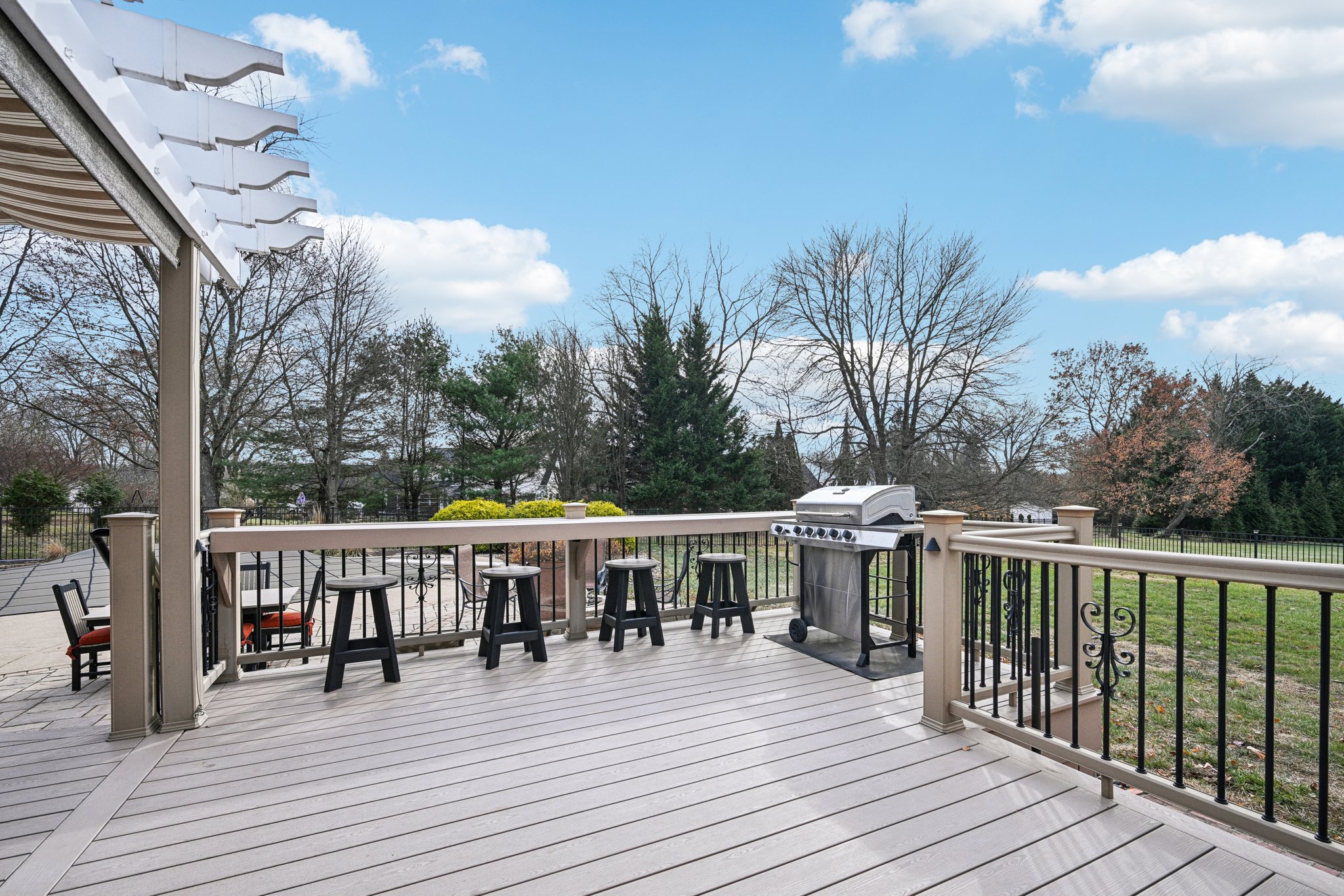 Grilling area and Dry Bar