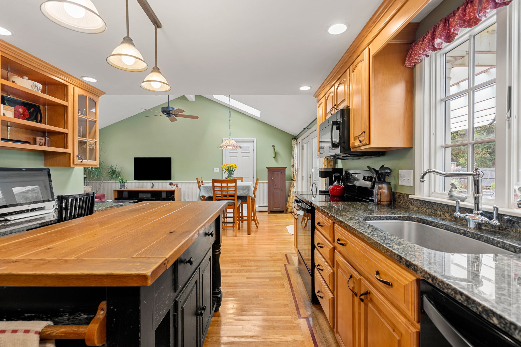 53 Centre St, Danvers, MA 01923, USA Photo 31
