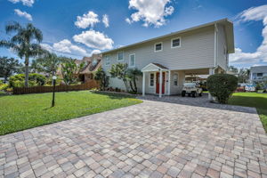 Front Exterior4