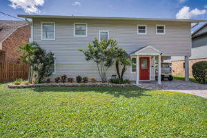 Front Exterior7