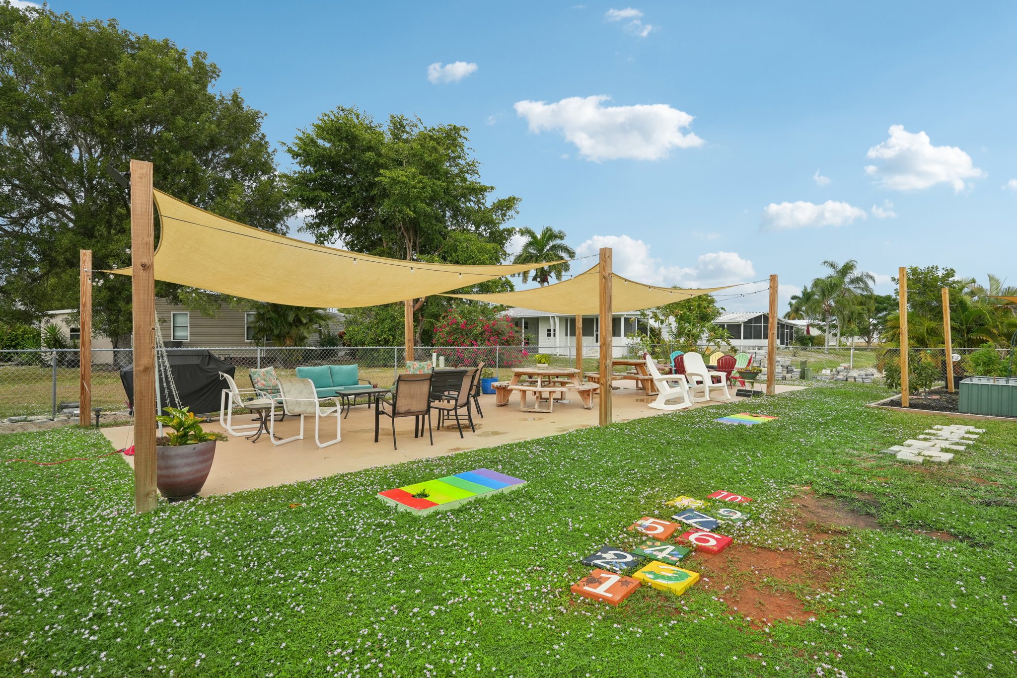 Grosbeak Ln-0312-912.jpg