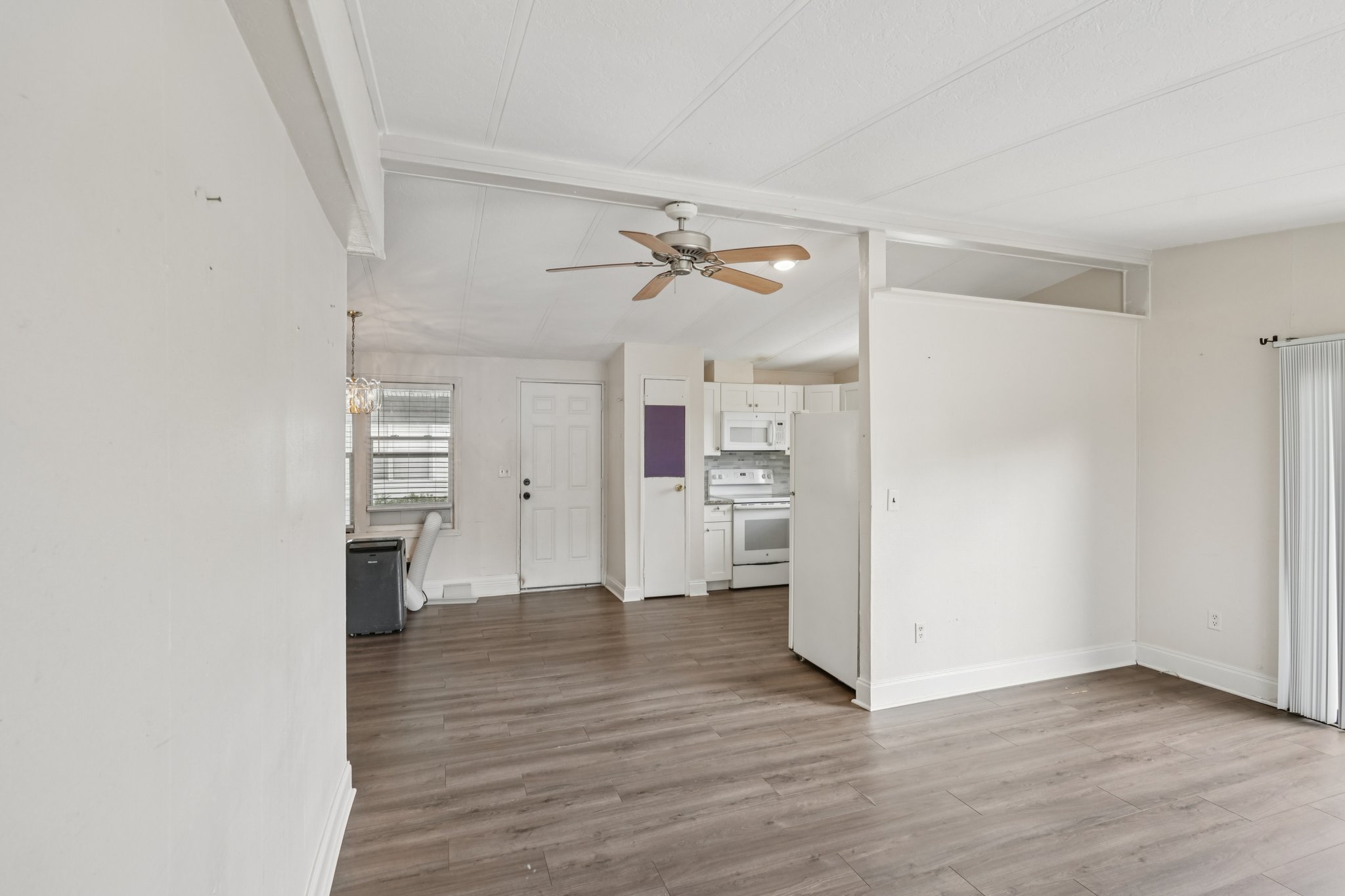 Grosbeak Ln-S0312-007.jpg