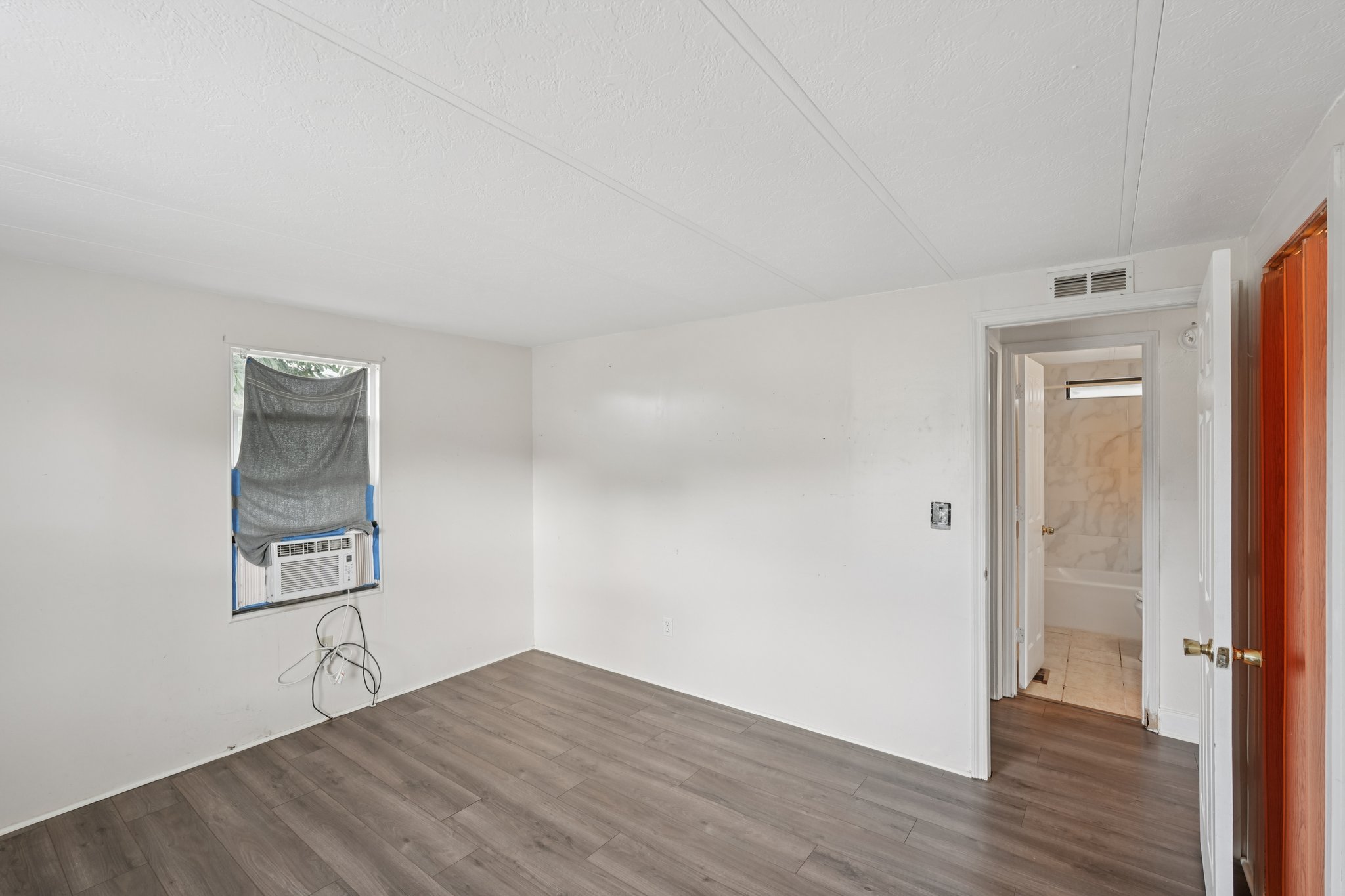 Grosbeak Ln-S0312-018.jpg