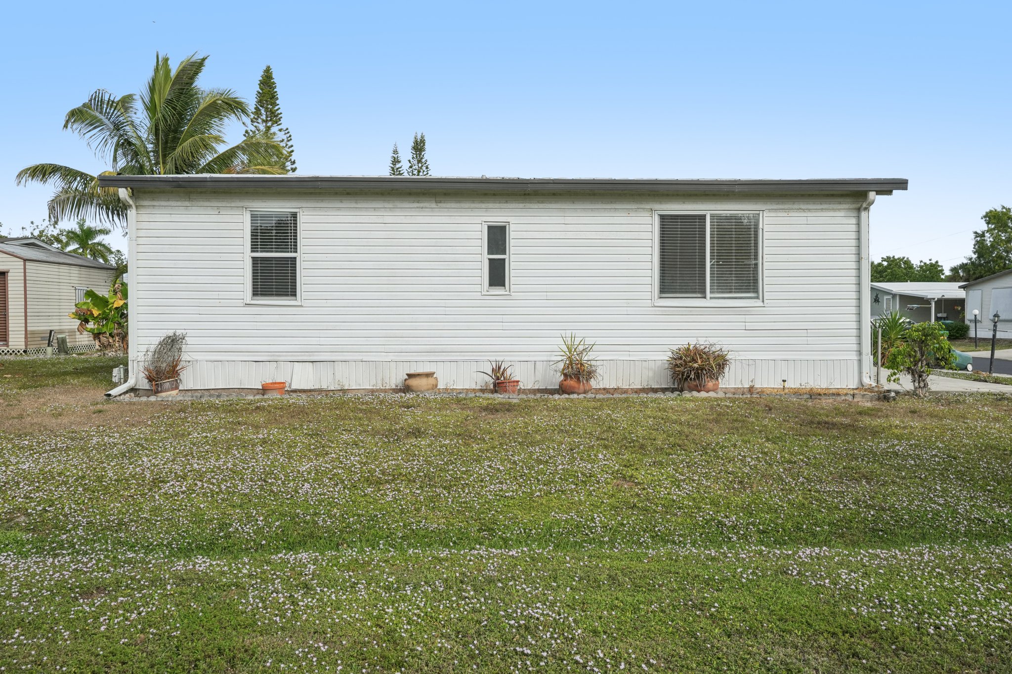 Grosbeak Ln-S0312-025.jpg