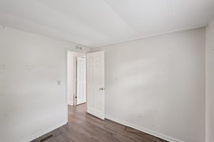 Grosbeak Ln-S0312-020.jpg