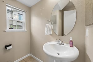 Halsey Ct-S2210-019.jpg