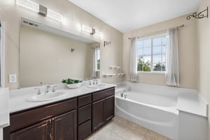Halsey Ct-S2210-034.jpg