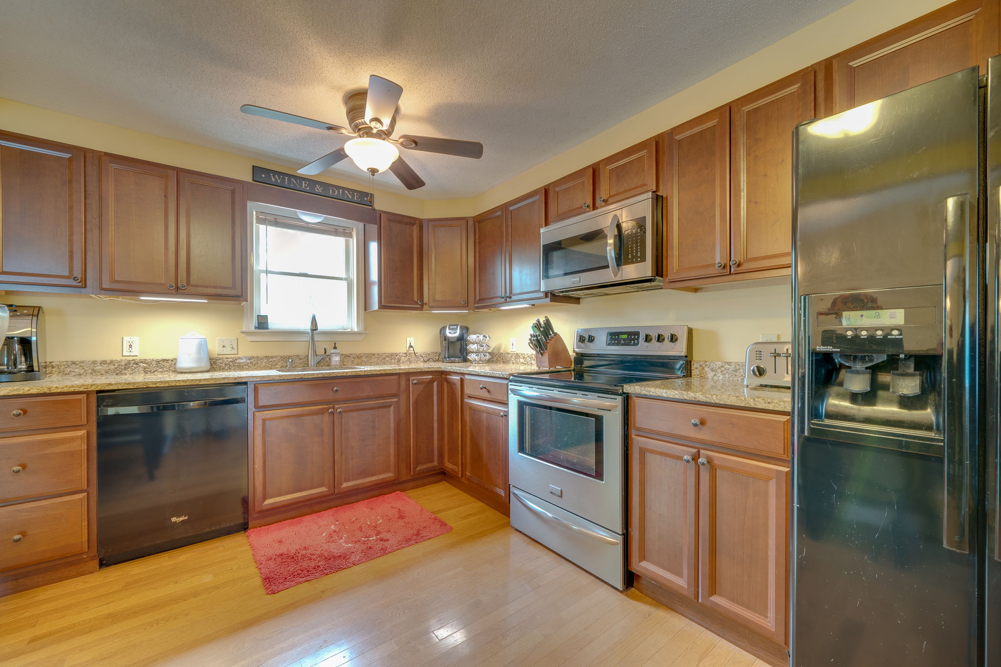 53 Hawks Nest Cir, Middletown, CT 06457 Ed McCullough Photography