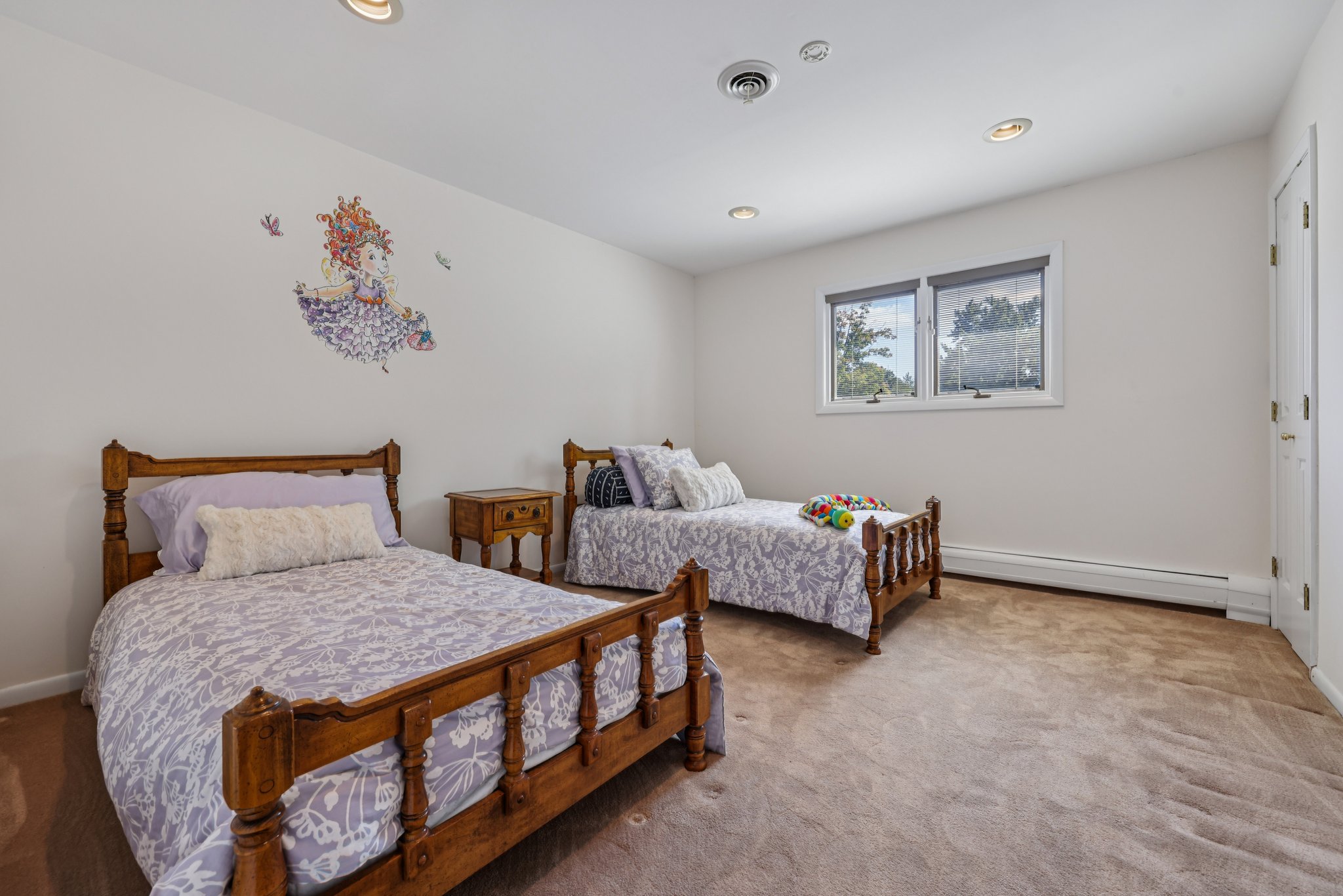 Ponds Cir-S1209-026.jpg