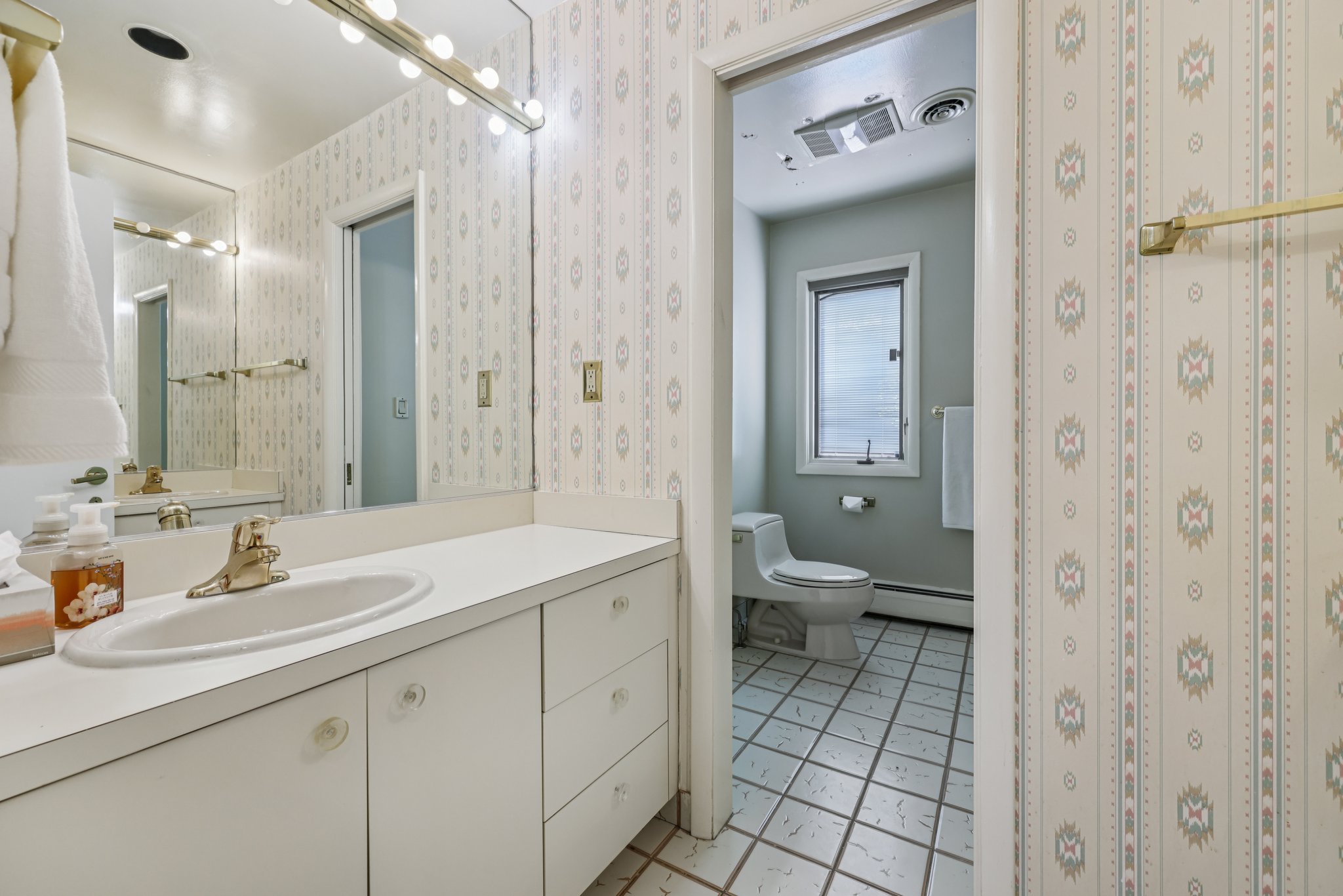 Ponds Cir-S1209-029.jpg