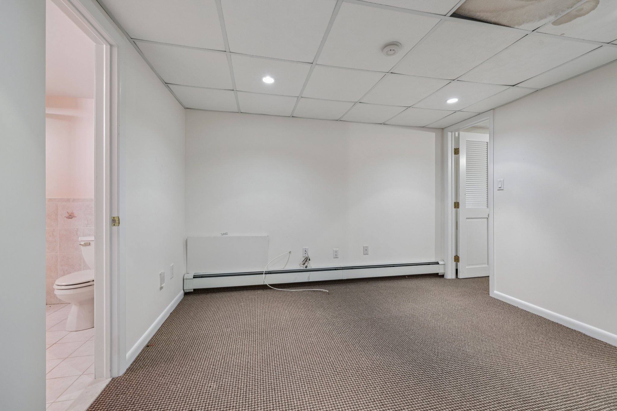 Ponds Cir-S1209-041.jpg