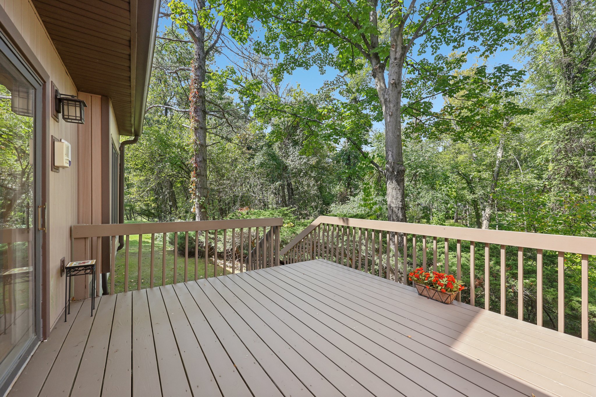 Ponds Cir-S1209-046.jpg
