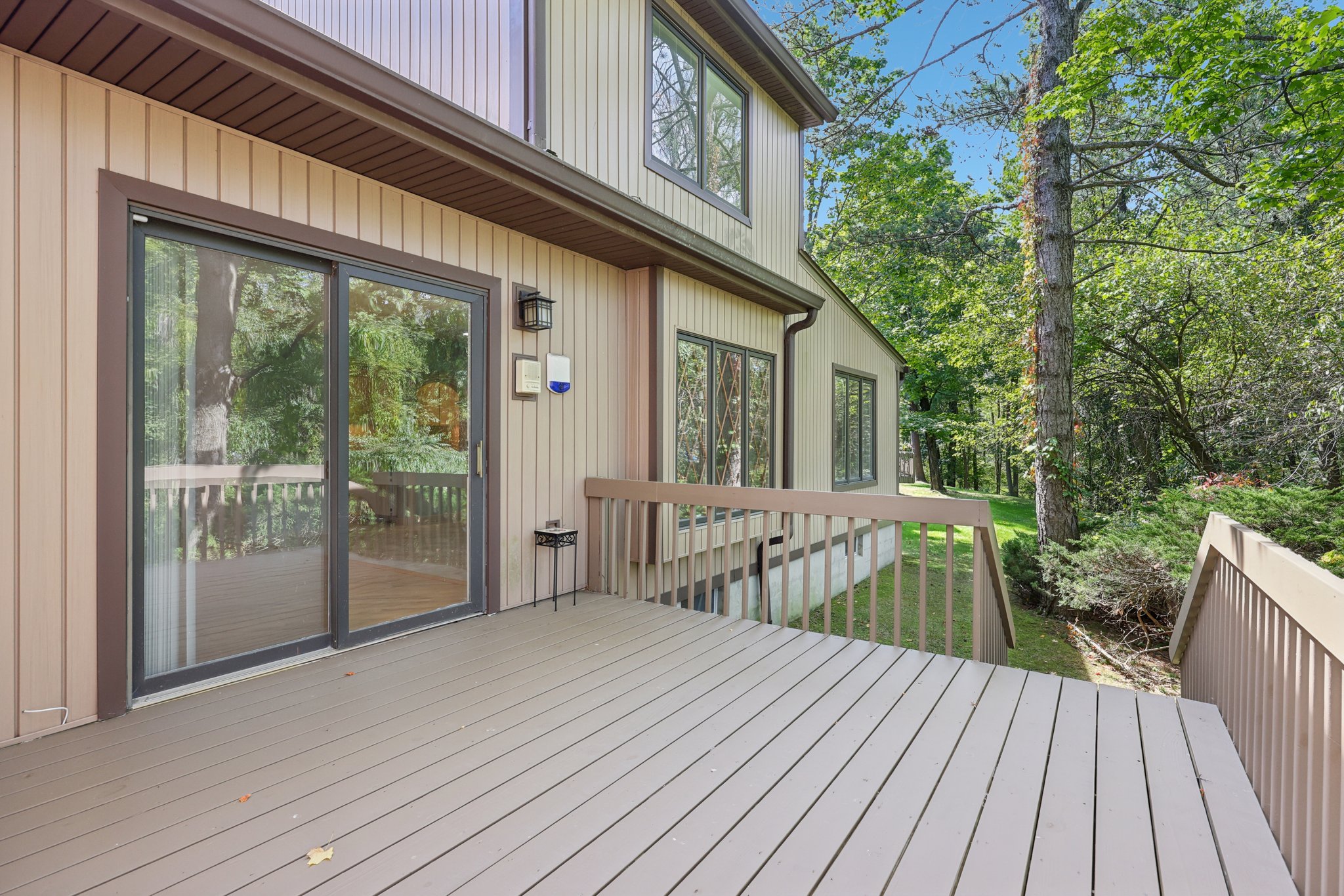 Ponds Cir-S1209-047.jpg