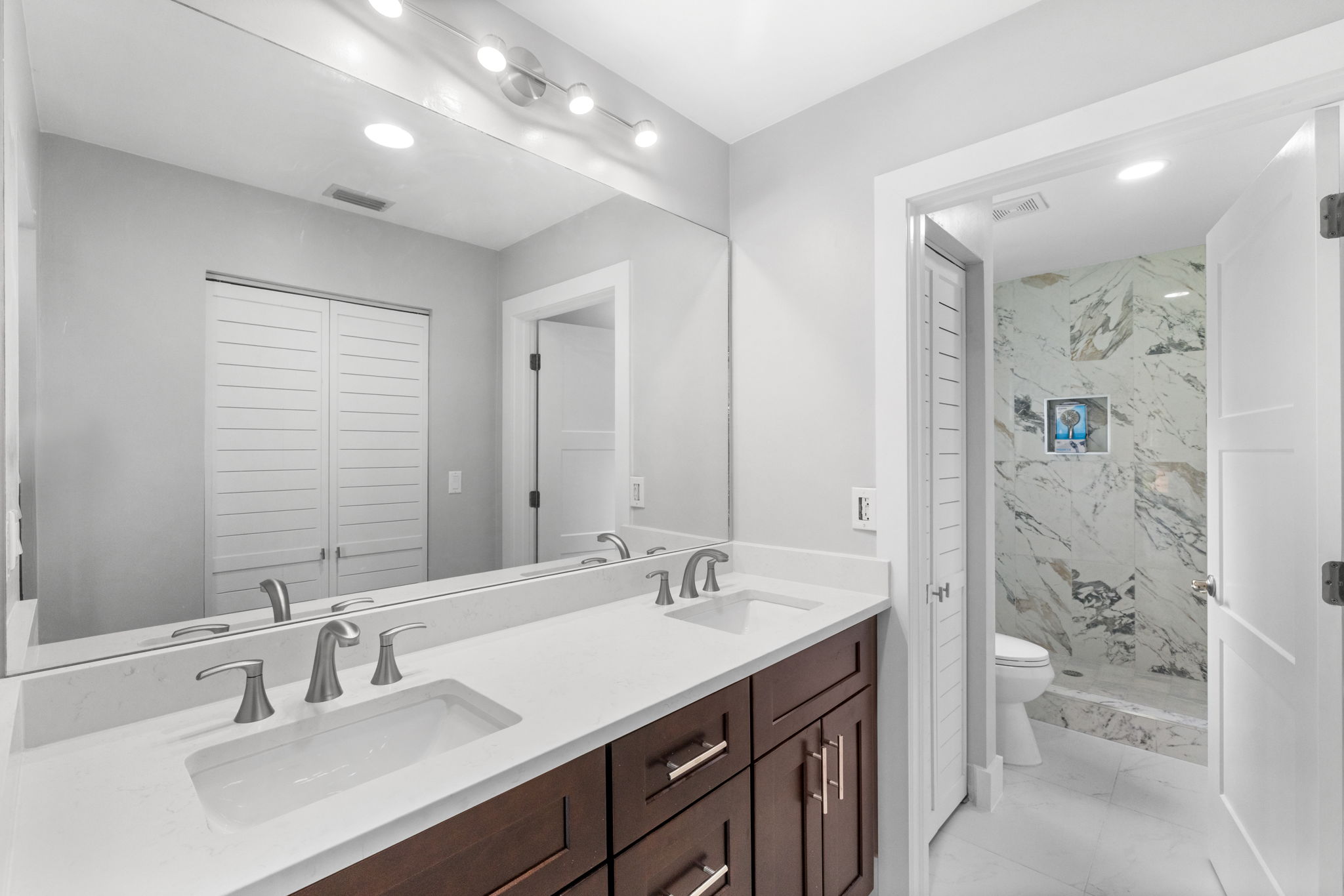 Dual Sinks Master Bath