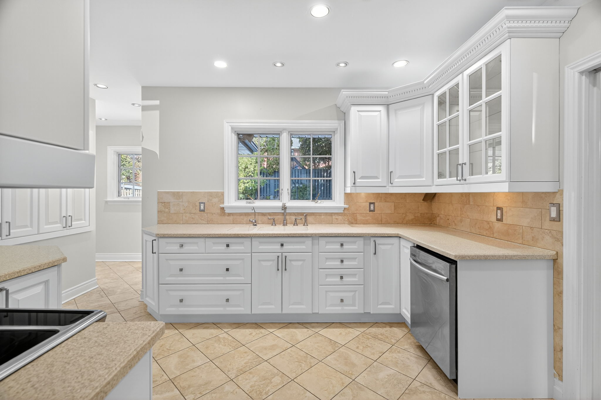 530 Blythwood Rd Toronto, ON M4N 1B3