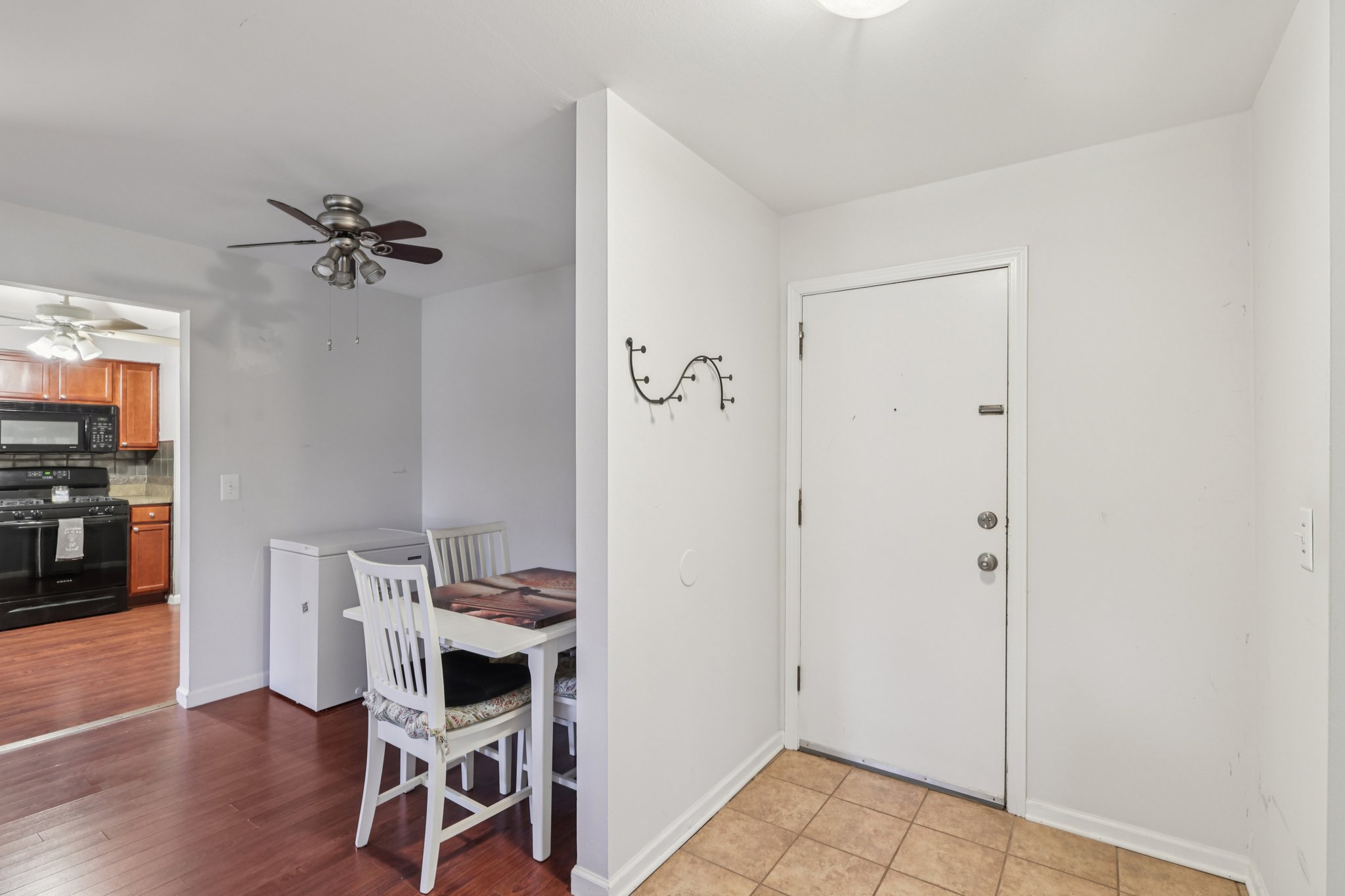 Chase Dr-S2711-015.jpg