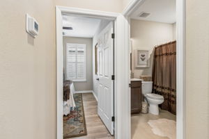 Bedroom/Bathroom