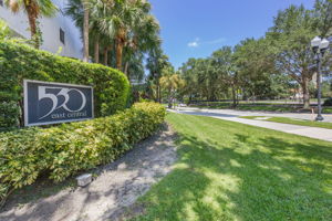 Lake Eola Park lies directly across the street. Enjoy front row access to the Downtown Orlando Farmer's Market, annual festivals, and scenic walking trails