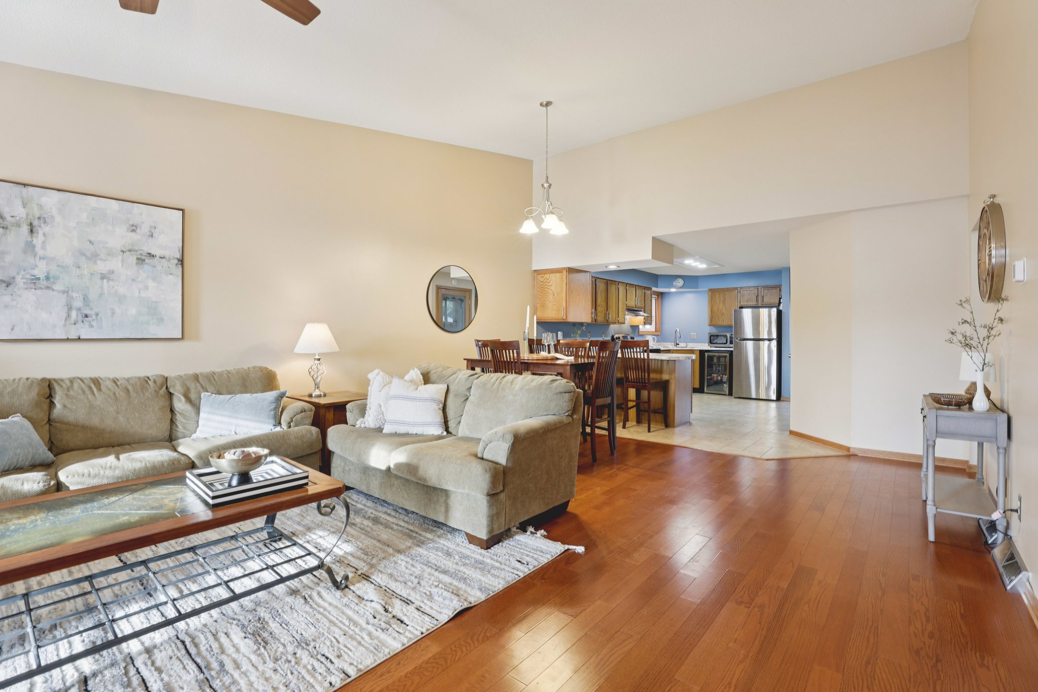 E Hiawatha Dr 617-S1103-009.jpg