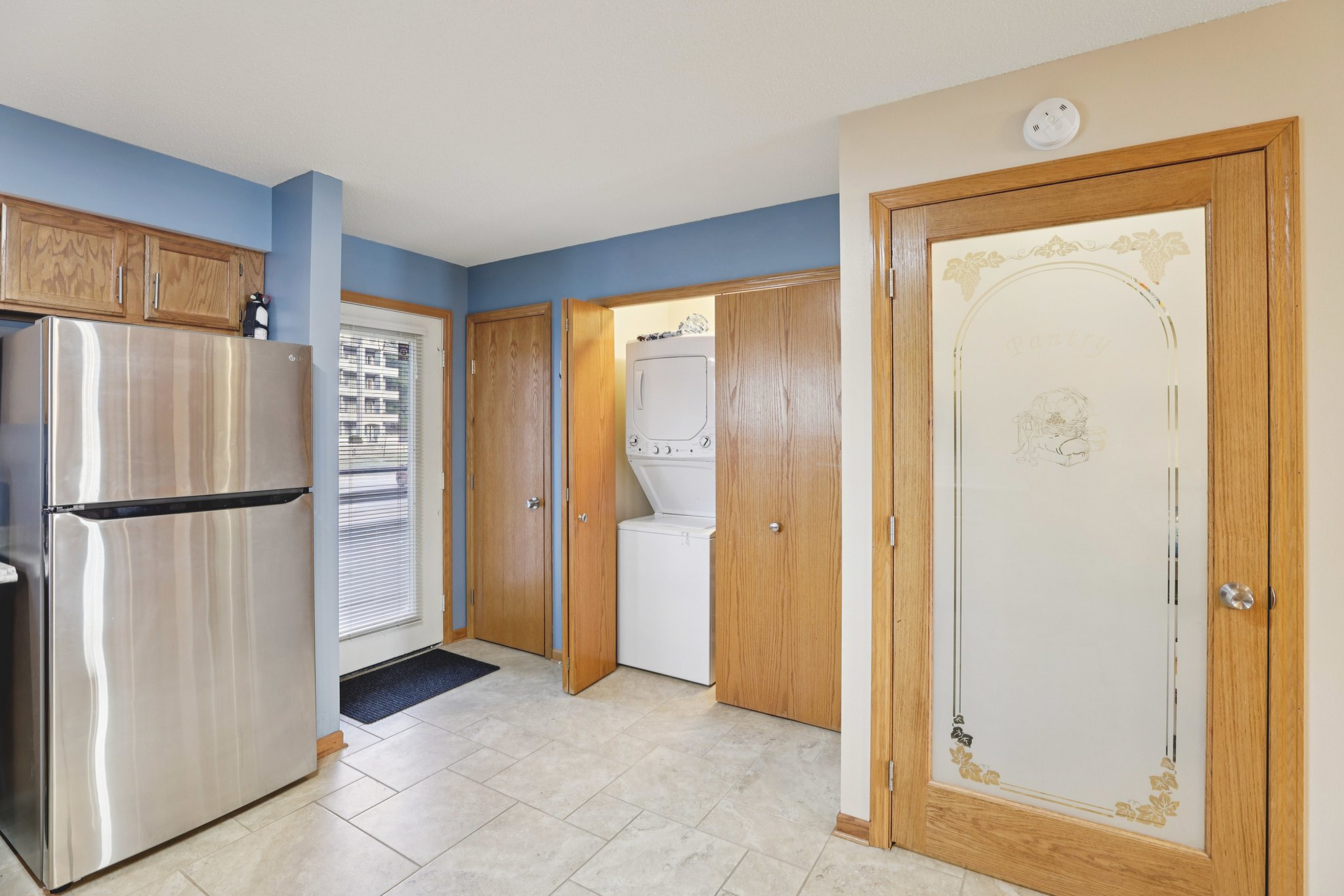 E Hiawatha Dr 617-S1103-014.jpg