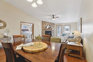 E Hiawatha Dr 617-S1103-010.jpg