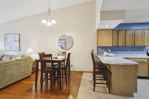 E Hiawatha Dr 617-S1103-011.jpg