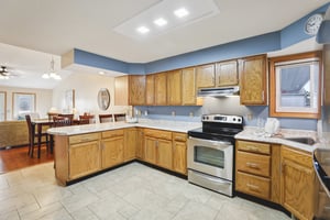 E Hiawatha Dr 617-S1103-015.jpg