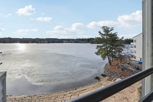 E Hiawatha Dr 617-S1103-033.jpg