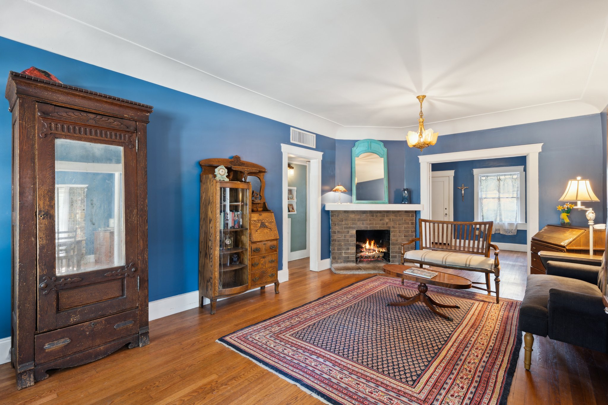 530 E Willetta St - 005.jpg