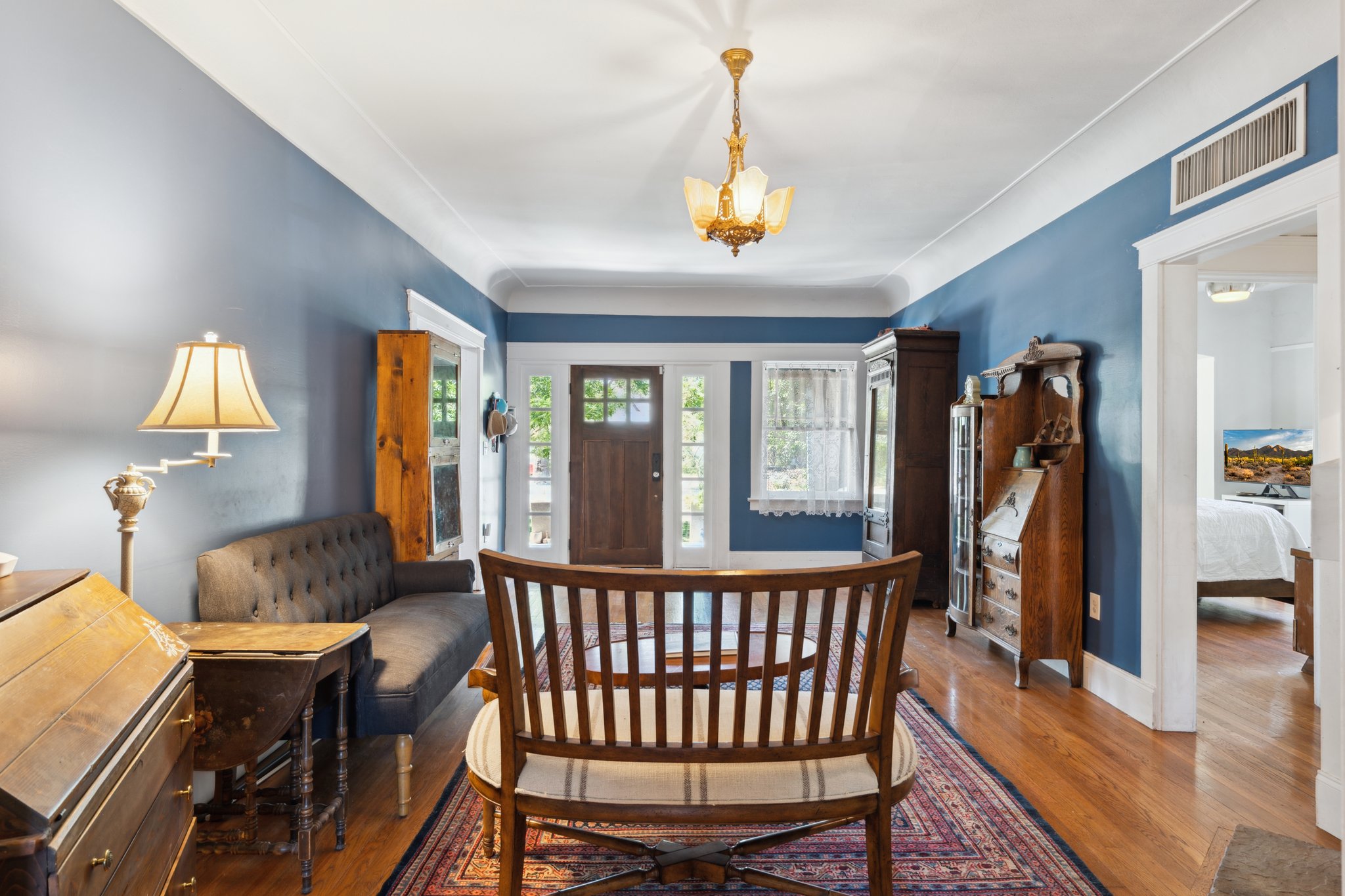 530 E Willetta St - 007.jpg