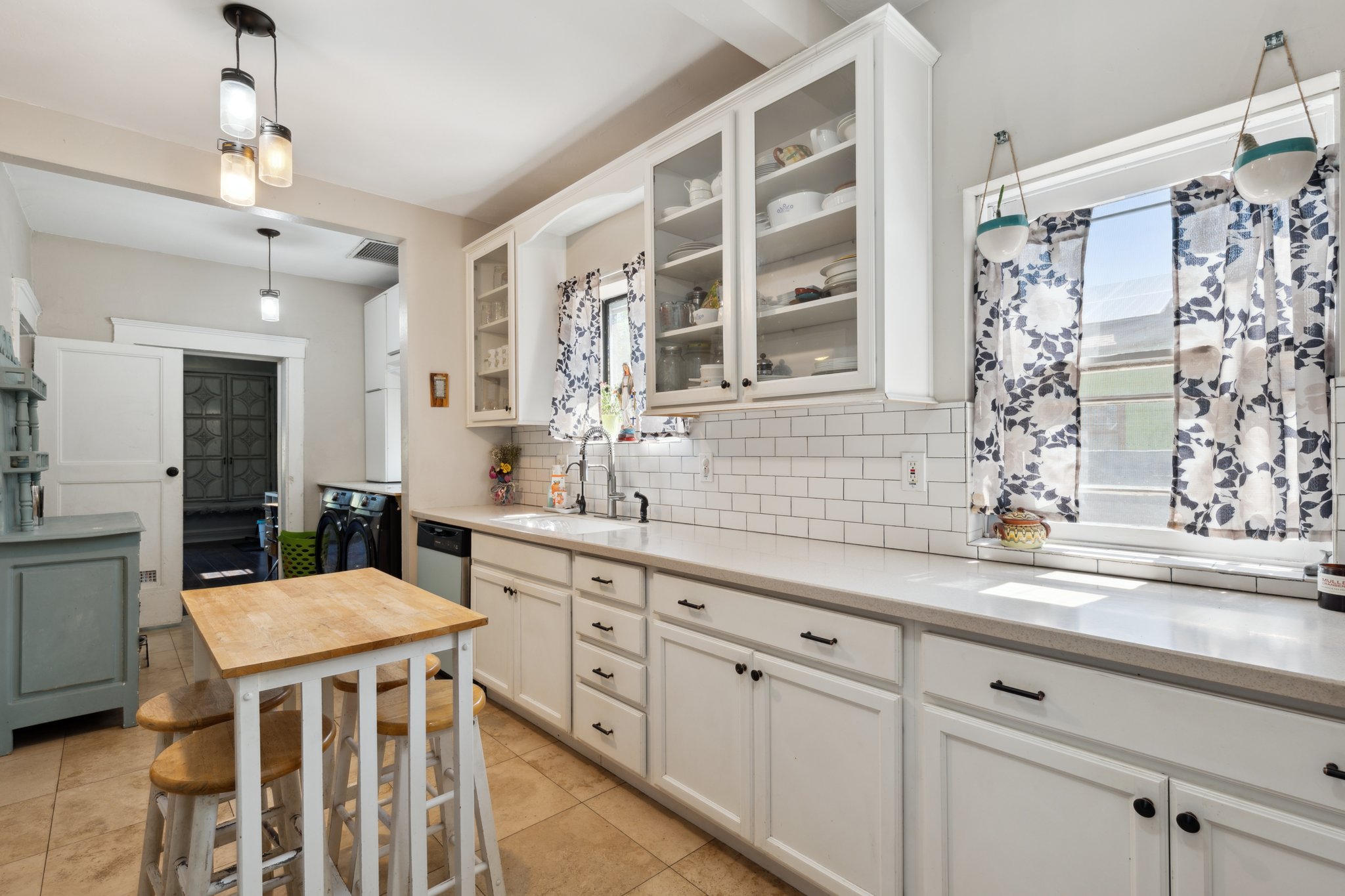 530 E Willetta St - 010.jpg