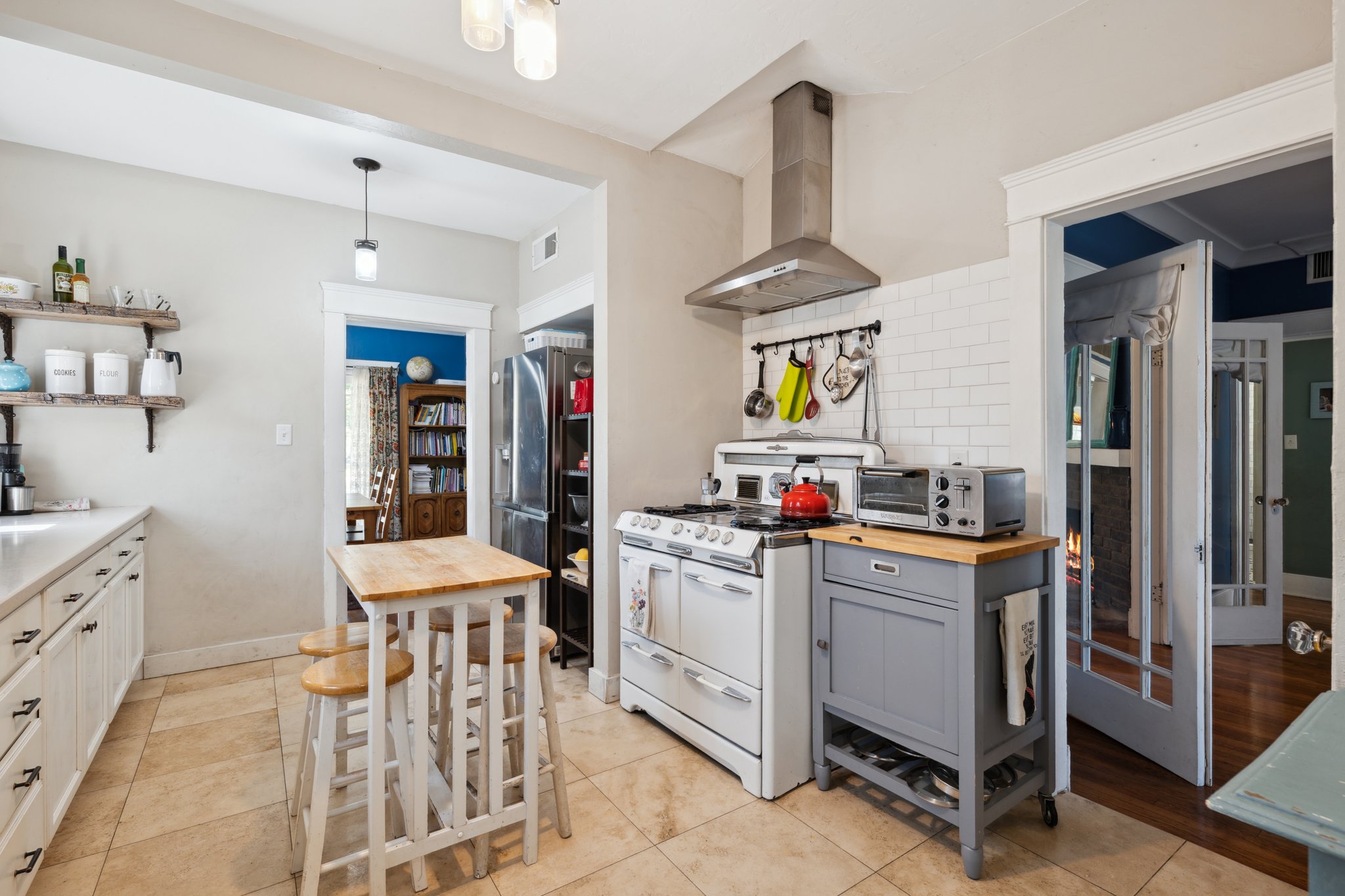 530 E Willetta St - 011.jpg