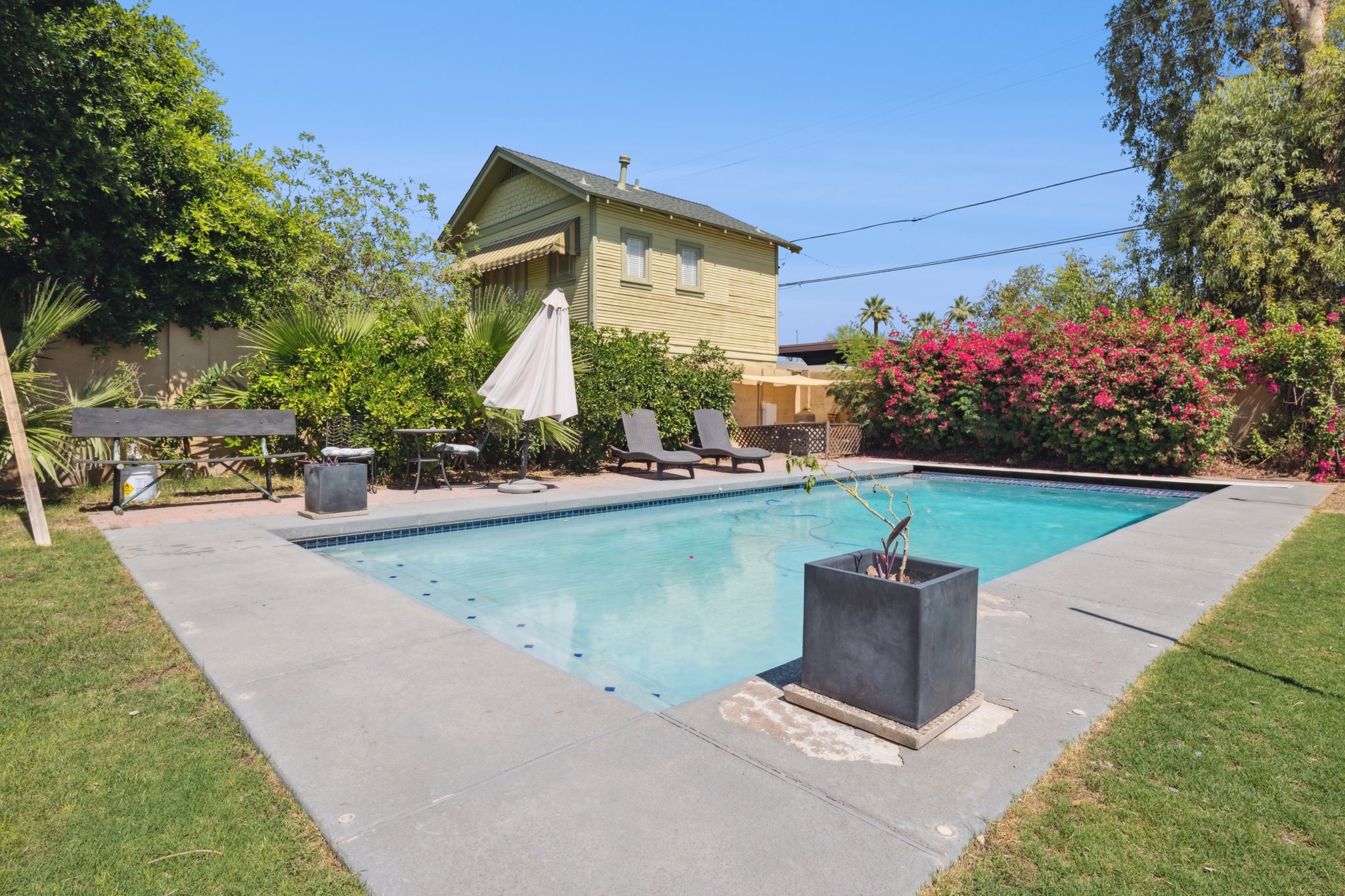 530 E Willetta St - 026.jpg