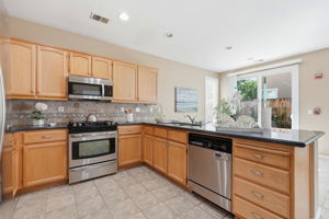 011_F8_530 Hewes Ct